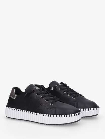 Sneakers souples à motifs ajourés - Noir - 4