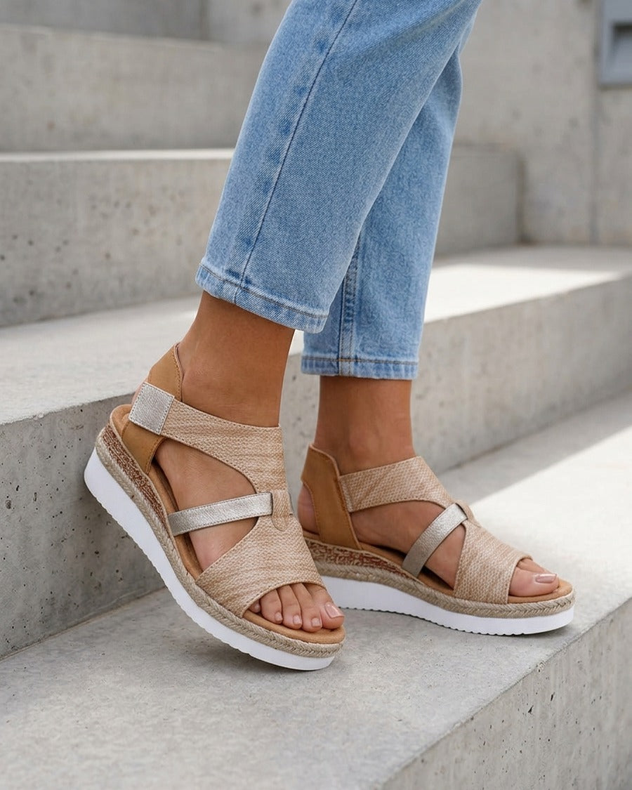 Sandales compensées à bride texturée - Taupe