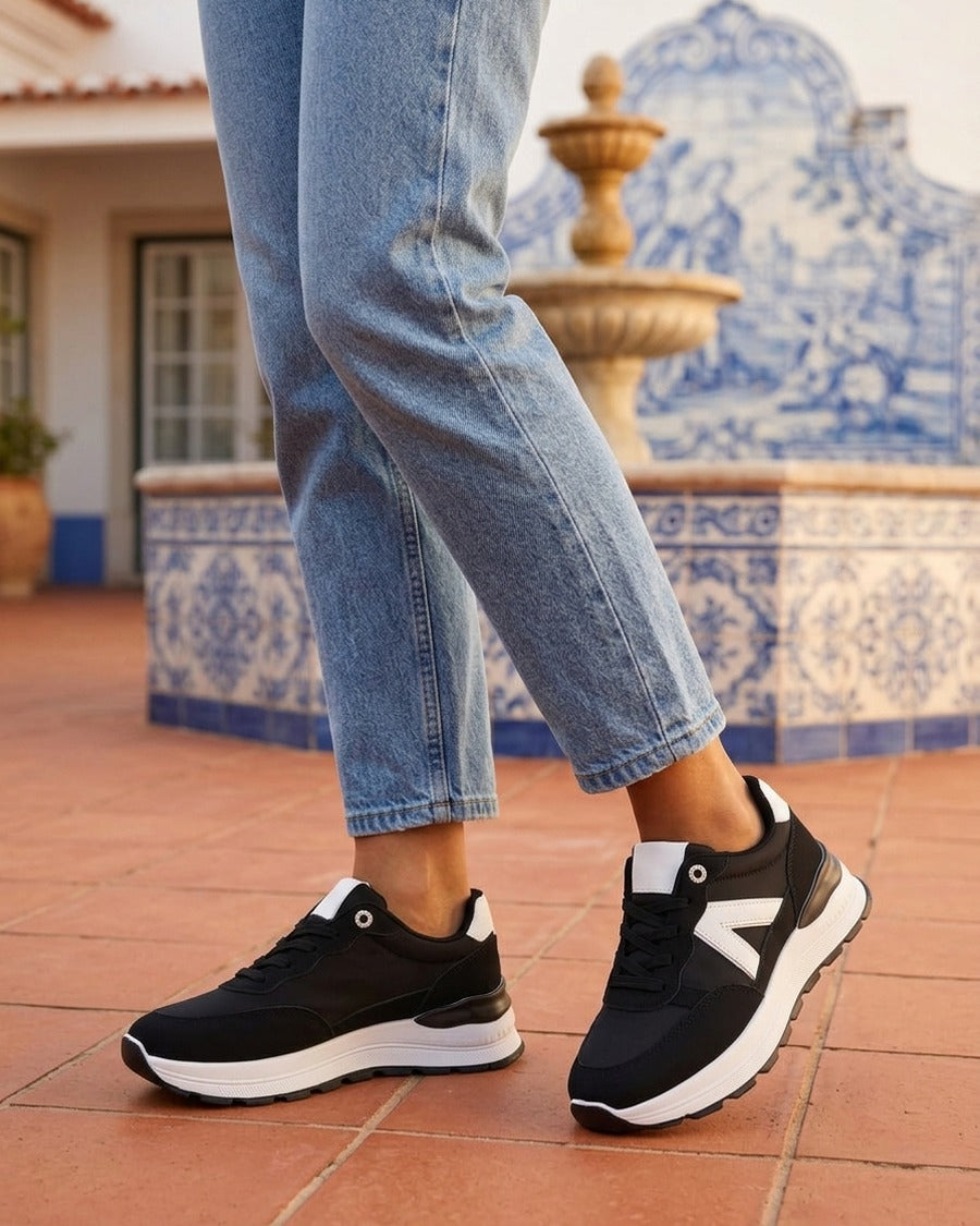 Baskets en simili et bandes contrastantes - Noir