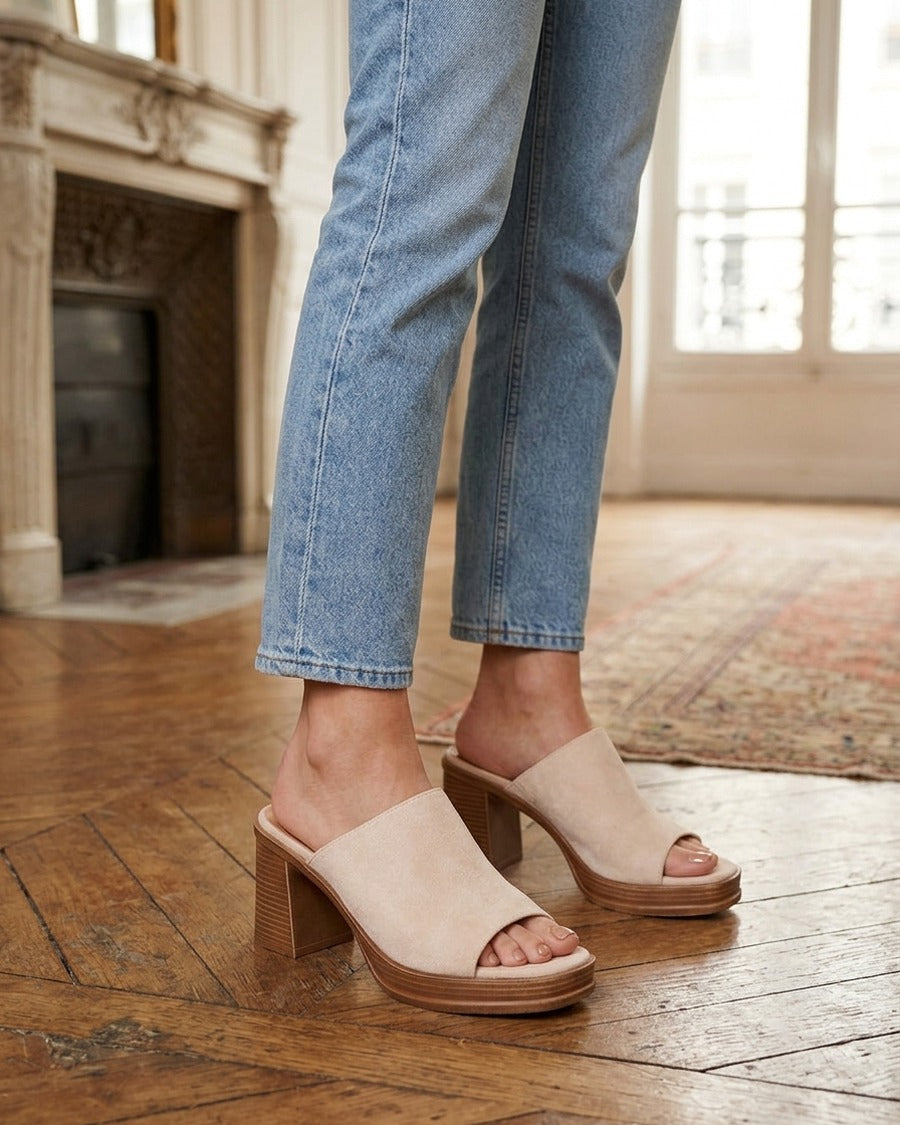 Mules en suédine à talon carré - Beige
